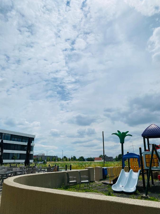 Phoenix Apartments - Monteurwohnung Mit Riesiger Parkflaeche Білефельд Екстер'єр фото